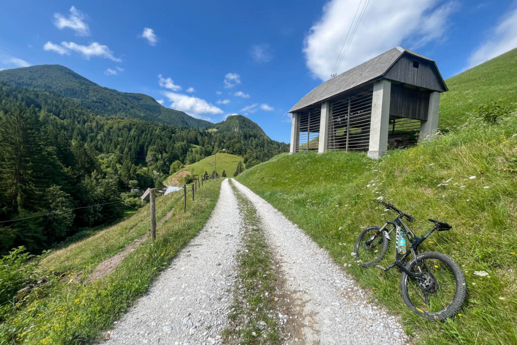 A perfect gravel road from Petrovo Brdo towards Podbrdo.